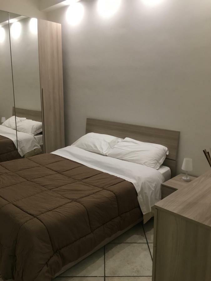 Luxurious Street Apartments CTA Room photo